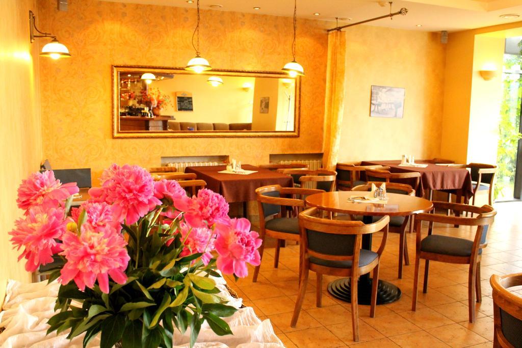 Velga Hotel VNO Exterior photo